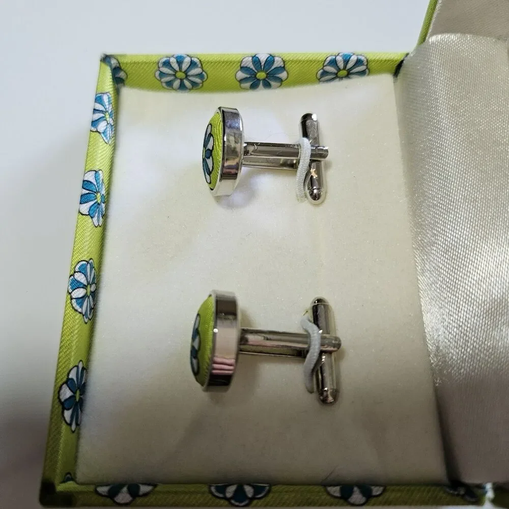 Vera Bradley product pair